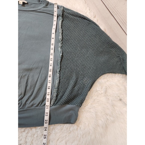 Listicle Women's Blue‎ Green Dolman Sleeve Crew Neck Pullover Blouse Size Medium - Picture 6 of 6